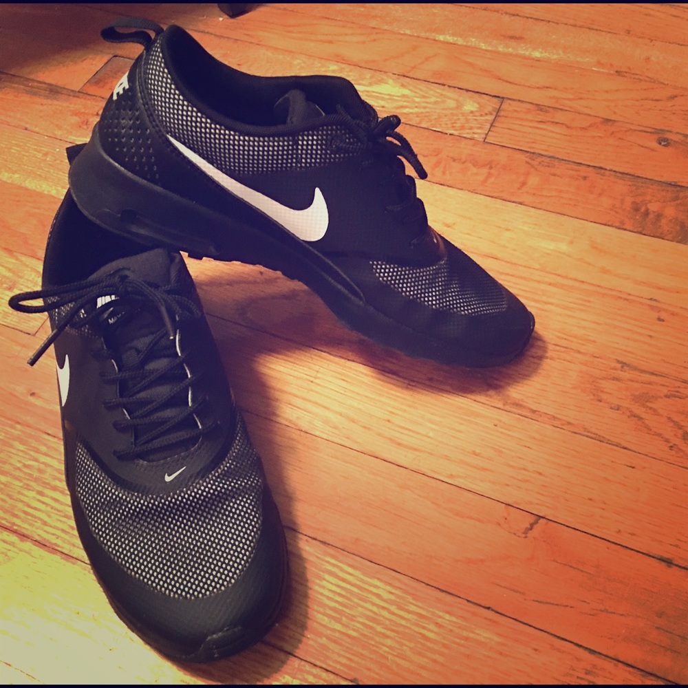 Black Nike Air Max Thea